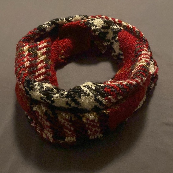 V. Fraas Trendy Red Plaid Infinity Acrylic Winter / Fall Scarf - Picture 3 of 10